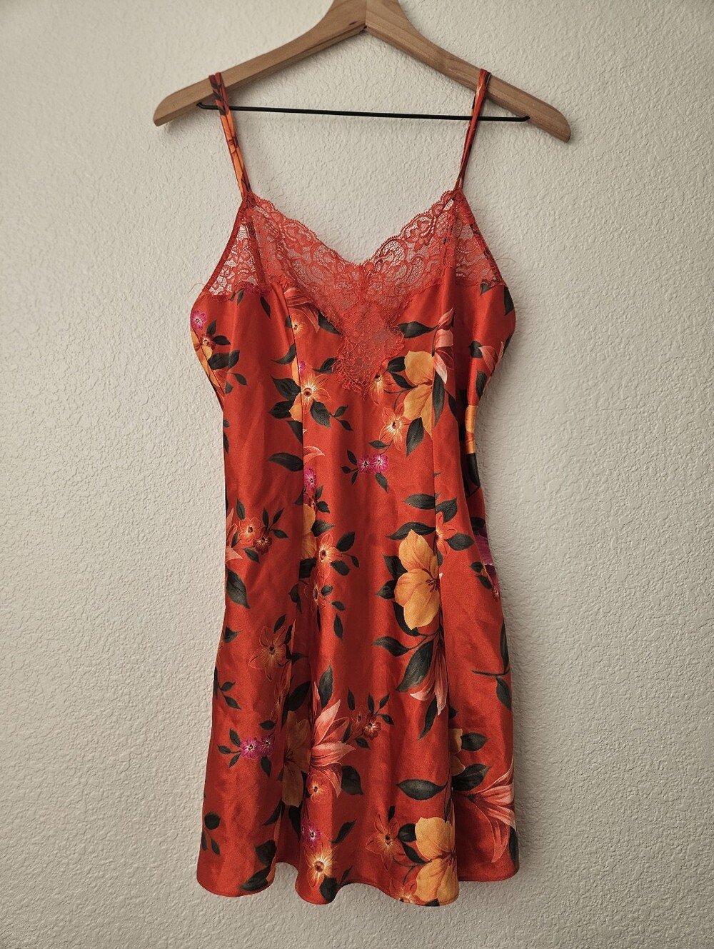 Victoria's secret vibrant orange tropical floral lace slip, small